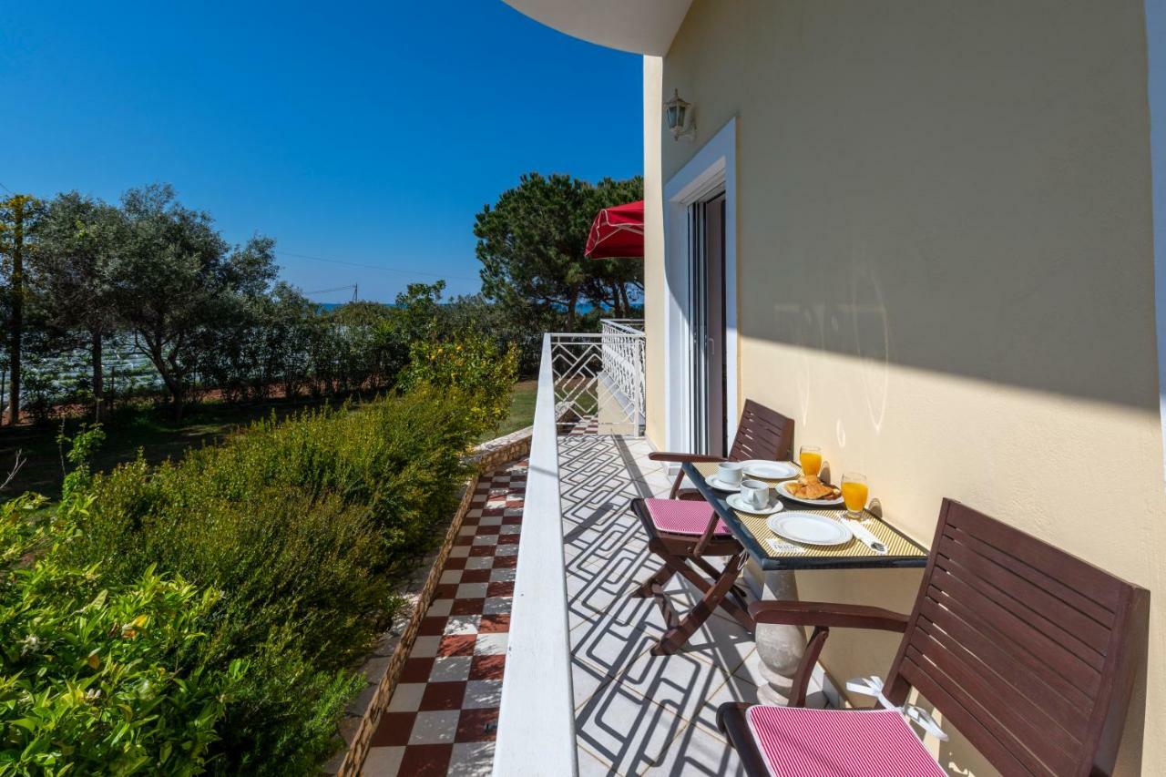 Irida Beach Resort Suites Кіпарісія Екстер'єр фото